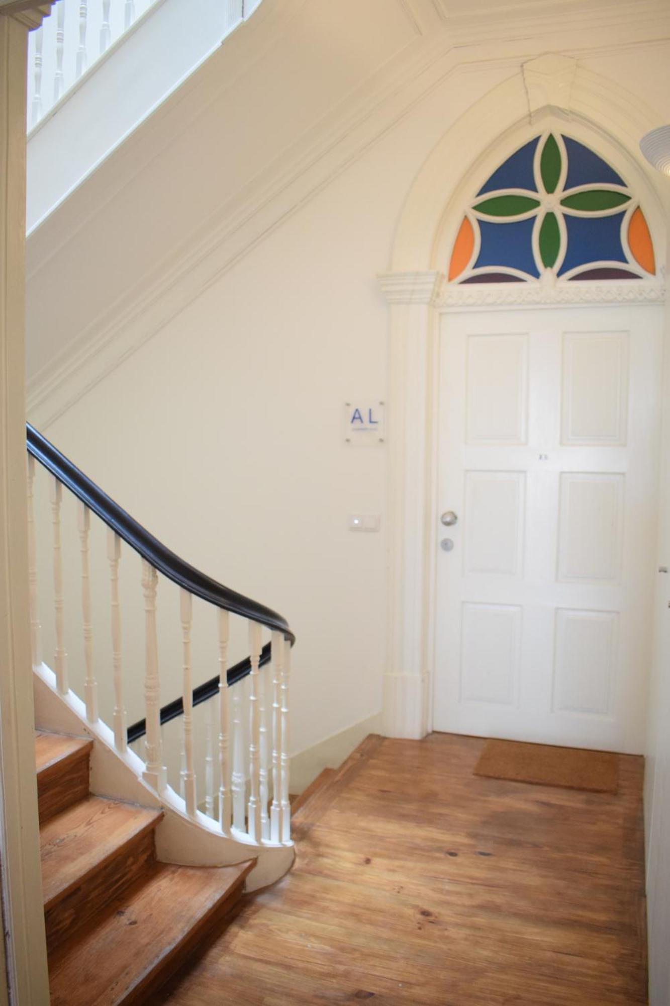 Liiiving In - Vintage Balcony Apartment Porto